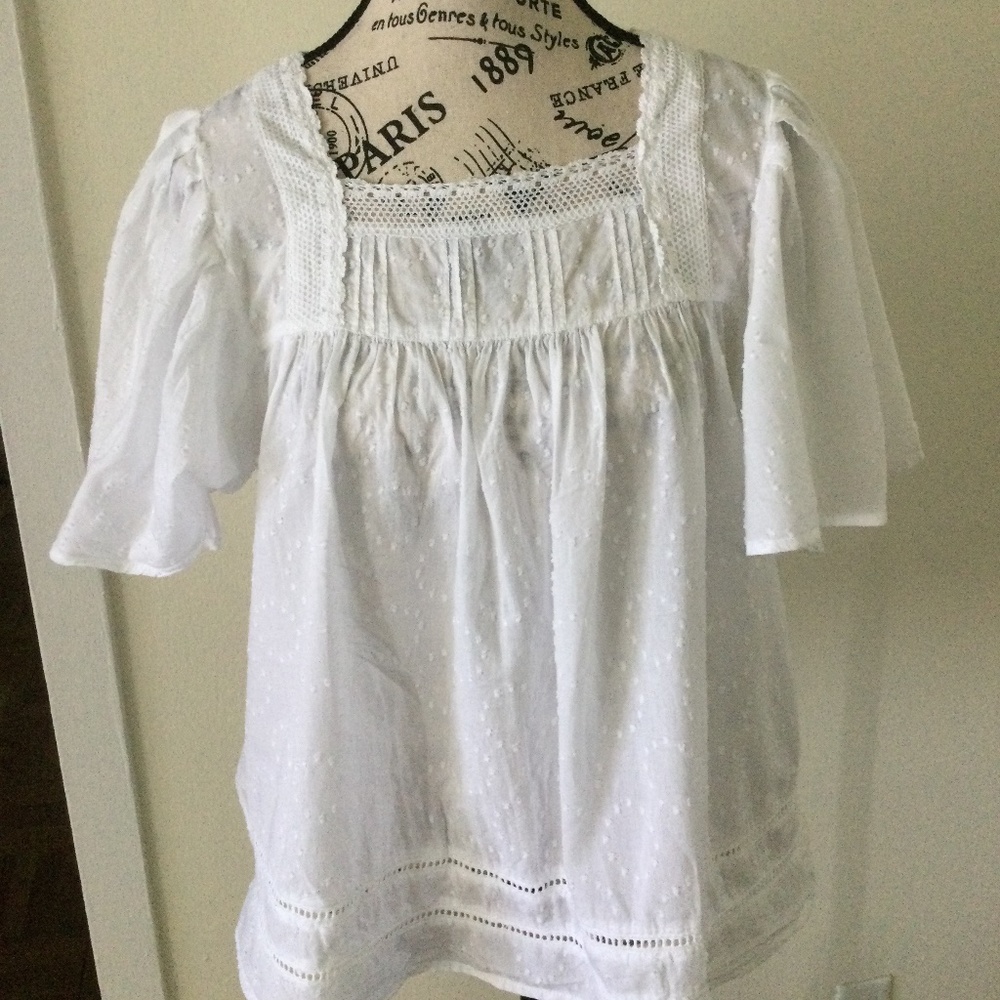 Gap Flutter Sleeve Top - image 1